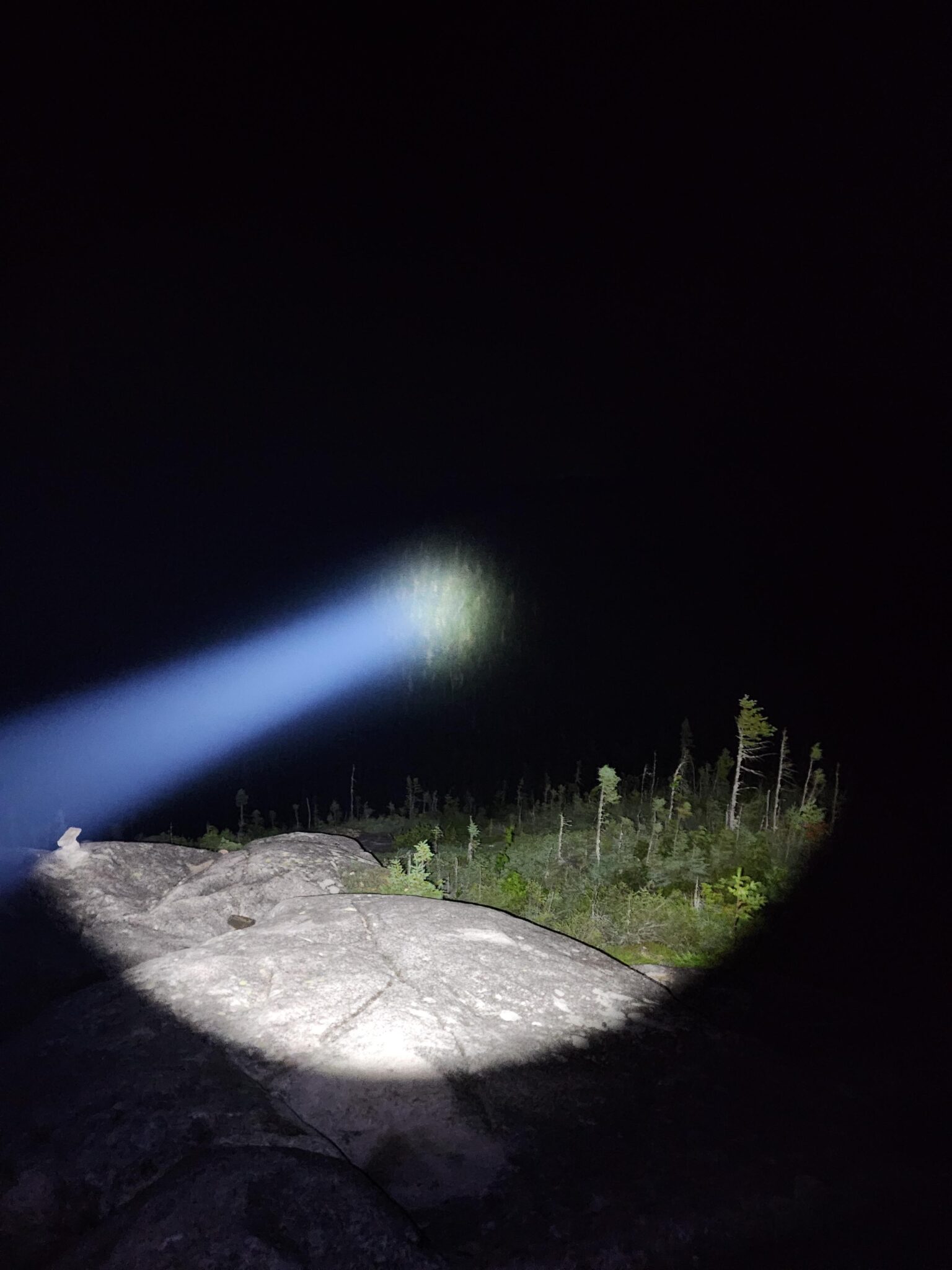 Just Got My New Convoy C8 Beam Shots At The End V0 55Wpjvpmtycd1 Scaled Experience Serious Distance With The Convoy C8+ Tactical Flashlight – A Rugged, Long-Throw Led Flashlight With A Beam That Reaches Up To 700 Meters. Built For Security Professionals, Outdoor Enthusiasts, And Technical Field Workers, It Combines Power, Simplicity, And Strength In One Dependable Torch. This Flashlight Uses A Neutral White Cree Xp-L Hi Led For Clearer And More Natural Light, Excellent For Distinguishing Details And Reducing Eye Strain At Night. You Have To Remove The Battery To Charge Since No Usb Input.
