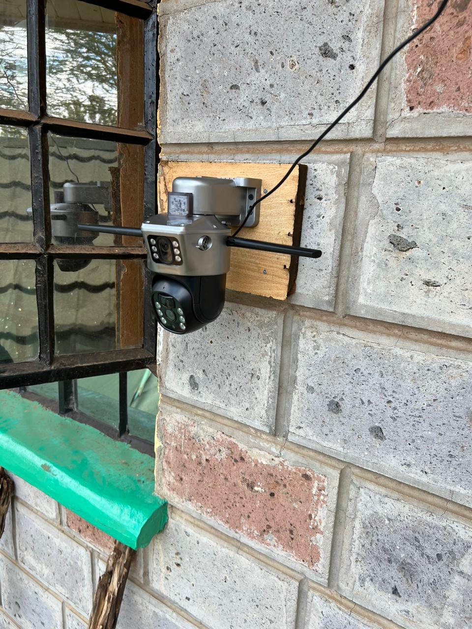 Img 20240324 Wa0004 The Bottom Lens Of The 4G Solar Camera Is Ingeniously Designed To Rotate Both Manually And Automatically, Offering A Complete 360-Degree Horizontal Rotation And A 90-Degree Vertical Tilt. This Ensures That You Can Effortlessly View All Corners With Ease.