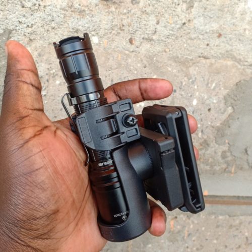 Klarus AH2 Holster for Secure Patrols Klarus AH2 Holster with locking clip for security patrols, preventing drops during night shifts.