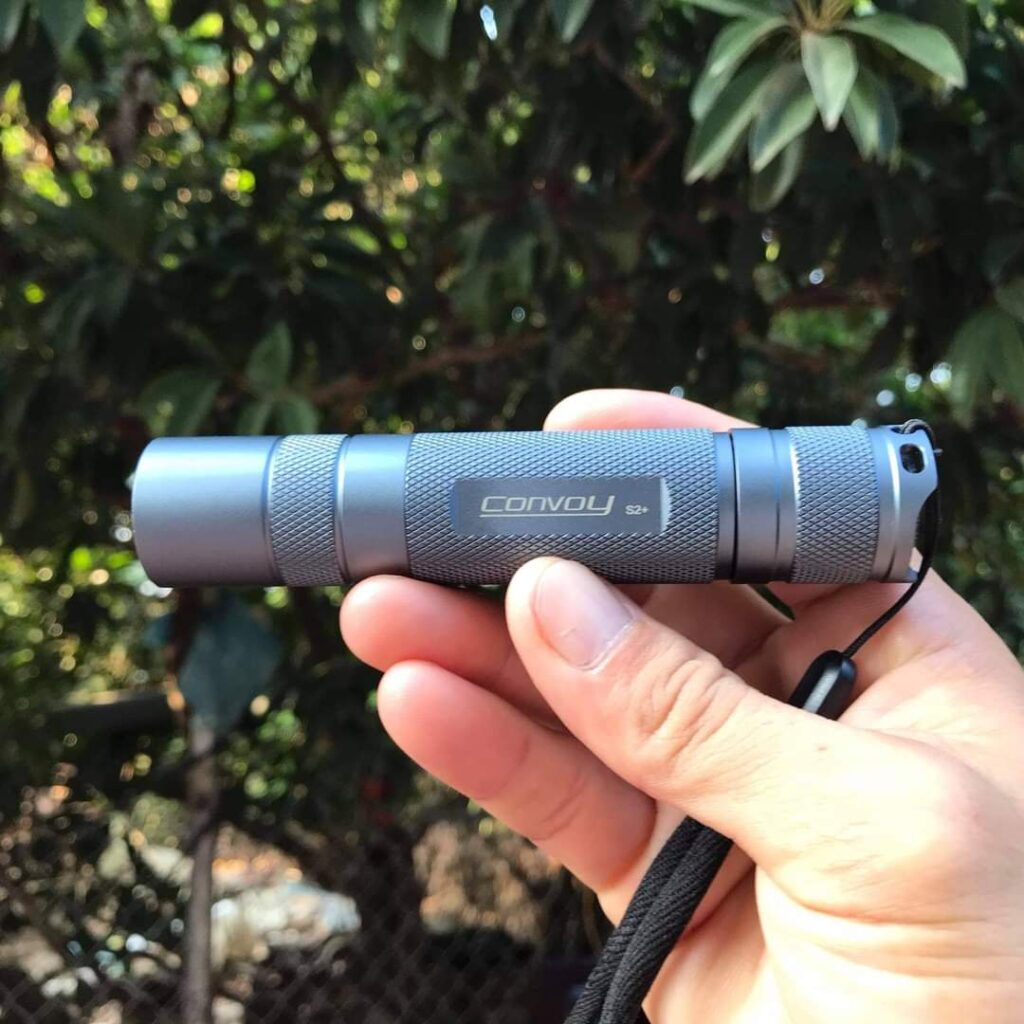 Convoy S21A: 280m Beam, 2300 Lumens, USB Rechargeable Aluminium Flashlight, 4 Modes, 18650/21700 Battery | Great for Outdoors & Safety 2 FB IMG 1638894280910 The Convoy S21A is a powerful and versatile LED flashlight featuring a Luminus SST40 LED and an aluminum body. It offers up to 2300 lumens, a beam distance of 280 meters, and multiple lighting modes, including a disorienting strobe for self-defense and an SOS beacon for emergencies. Its practical use cases include camping, hiking, and general illumination, making it ideal for outdoor activities and personal safety.
๐ ๏ธKey Features: โ
Luminus SST40 LED
โ
Up to 2300 lumens
โ
280 meters beam distance
โ
4/12 lighting modes
โ
Mode memory function
โ
Tactical strobe function
โ
SOS beacon function
โ
Aluminum alloy body with HAIII hard-anodized finish
โ
IPx8 water resistance
โ
1 meter impact resistance โฌ๏ธSCROLL DOWN TO SEE DESCRIPTIONโฌ๏ธ