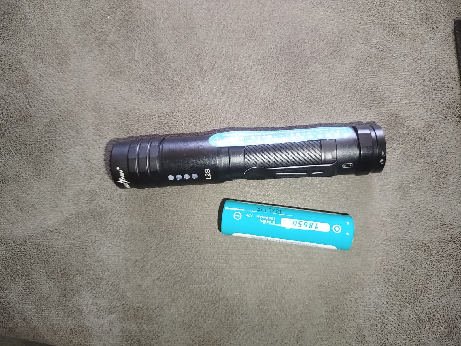 Peetpen L28 Rechargeable Flashlight – 1500 Lumen LED Torch with USB C Waterproof Long Range Beam Tactical EDC for Camping Emergency 8 Experience powerful illumination with the Peetpen L28 flashlight, featuring 1500 lumens and a 200-meter beam distance. This compact, IPX6 waterproof torch is constructed from aircraft-grade aluminium alloy, making it ideal for security, camping, and emergency situations.
🛠️Key Features: ✅ Ultra-Bright 1500 Lumens Output
✅ 200-Metre Beam Distance
✅ 5 Lighting Modes (High, Medium, Low, Strobe, SOS)
✅ Memory Mode Function
✅ Rechargeable Battery (18650 Included) with USB Charging
✅ IPX6 Waterproof rating
✅ Compact Pocket Size & Durable Aircraft-grade Aluminium Alloy Build
✅ Overheat Protection ⬇️SCROLL DOWN TO SEE DESCRIPTION⬇️