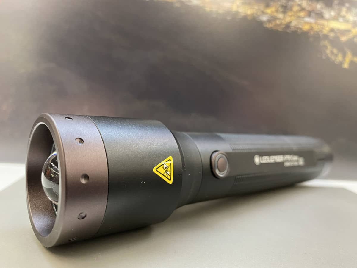 Ledlenser P7R magnetic charging dock system